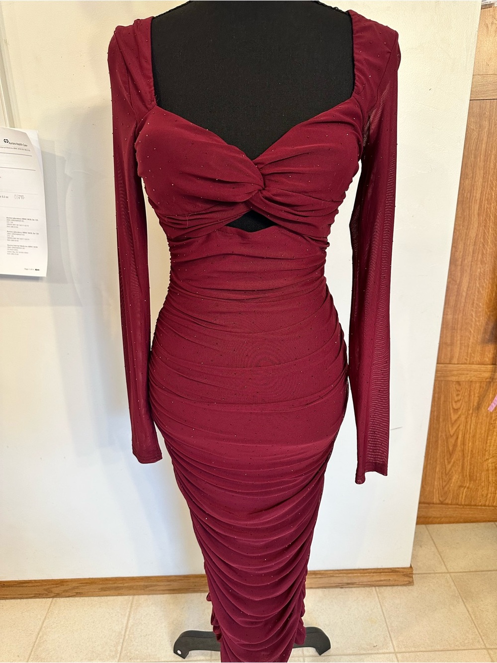 Women’s Burgundy Ruched Long-Sleeve Twist Front Dress